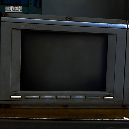 三菱MDT962B-4A显示器